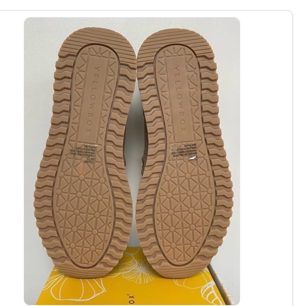Yellow Box Women's Beige Sneakers with Fringe Size 7 New in Box - Picture 2 of 2
